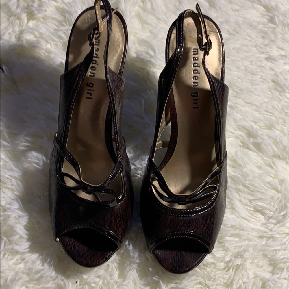 MADDEN GIRL SANDALS